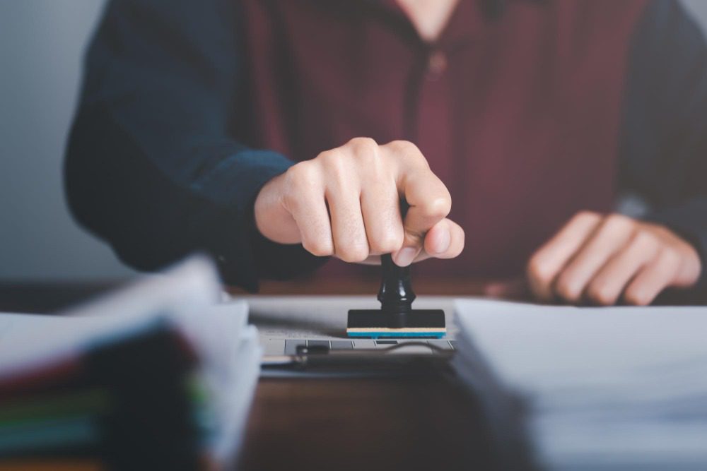 Для чего нужен штамп о разводе в паспорте